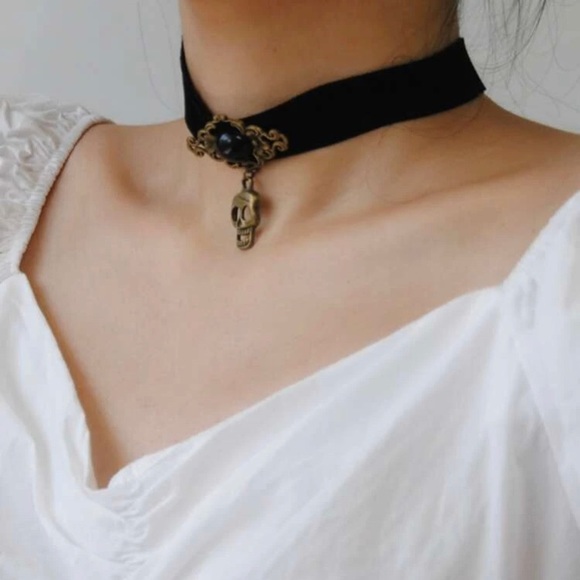 Gothic medieval 🏰 skull chocker - Picture 2 of 3